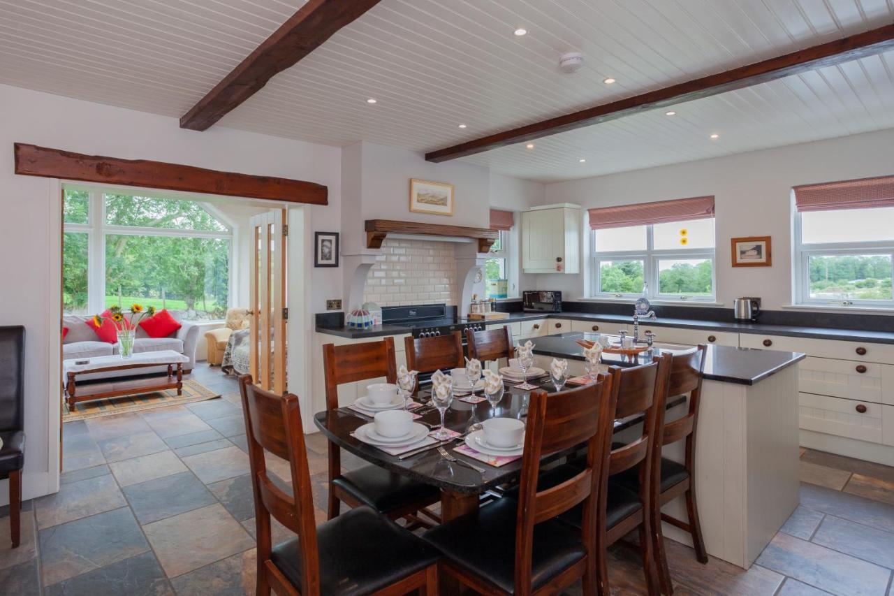 Villa Beautiful Mountain Views & Private Hot Tub Kilcoo Exterior foto