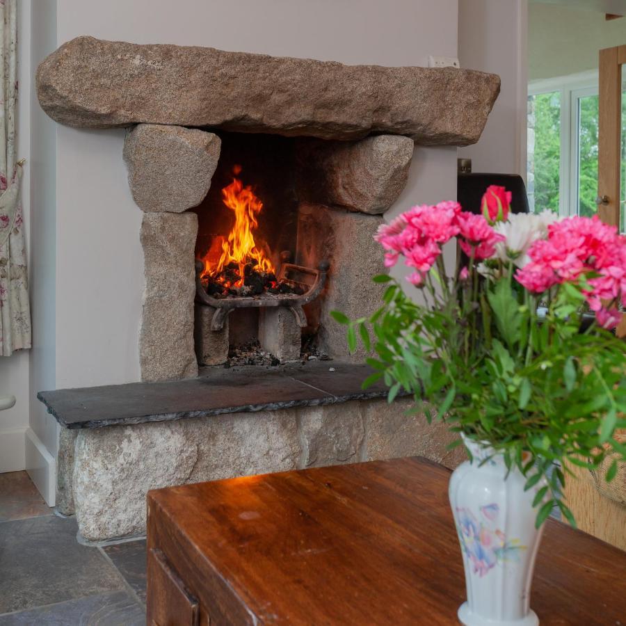 Villa Beautiful Mountain Views & Private Hot Tub Kilcoo Exterior foto