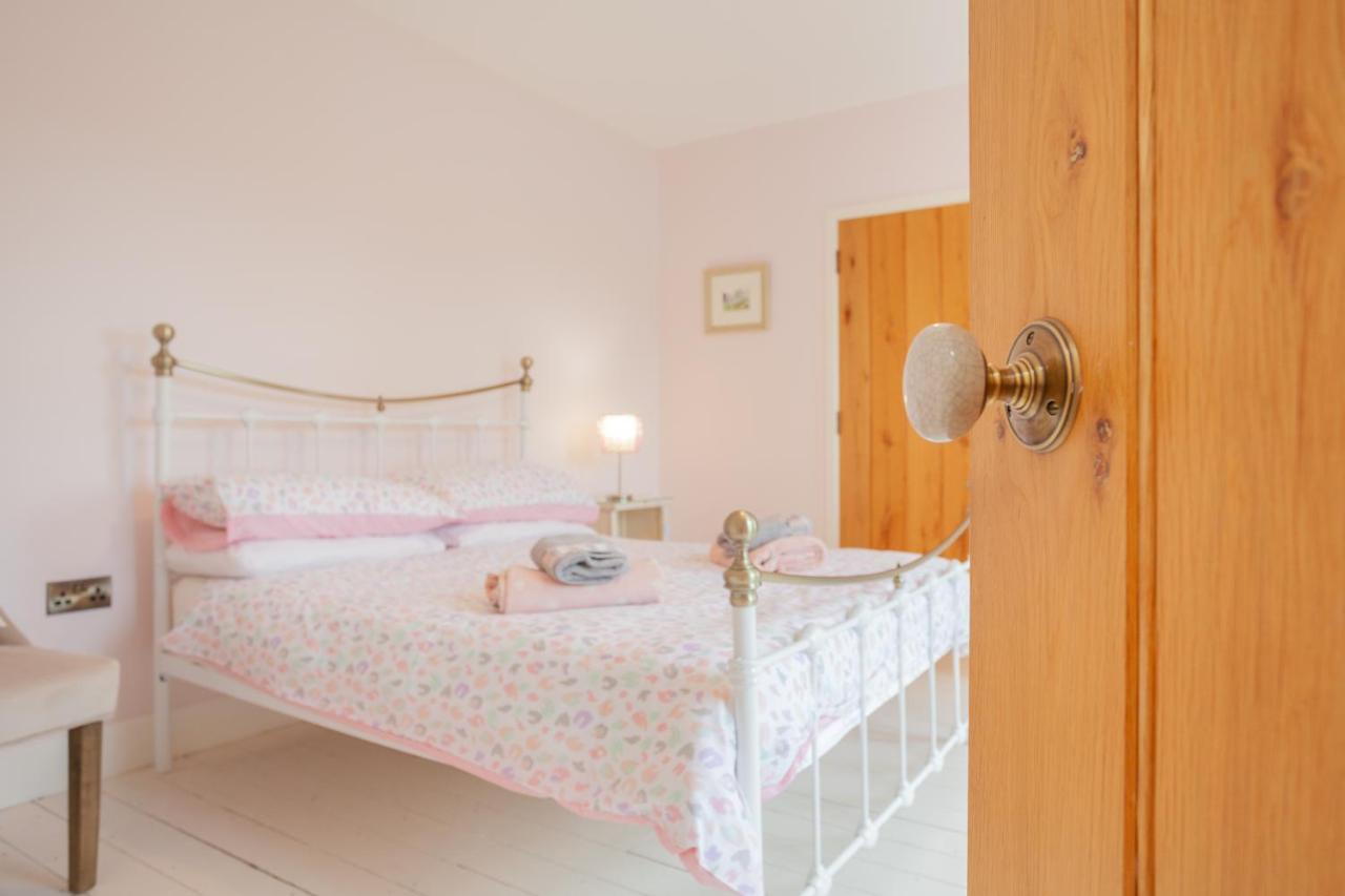 Villa Beautiful Mountain Views & Private Hot Tub Kilcoo Exterior foto