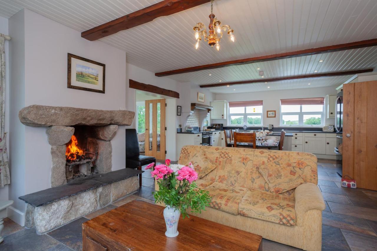 Villa Beautiful Mountain Views & Private Hot Tub Kilcoo Exterior foto